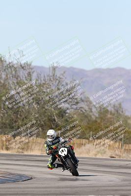 media/Dec-01-2025-Moto Forza (Mon) [[2daa91e15f]]/3-Beginner Group/Session 3 (Turn 3)/